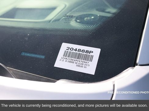 Used 2023 Jeep Grand Cherokee Overland w/ Advanced Protech Group III image 18