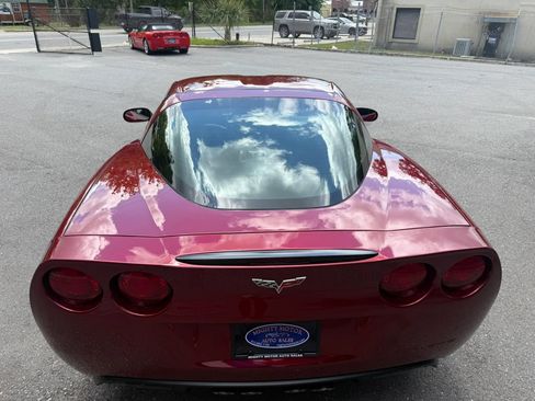 Used 2007 Chevrolet Corvette Coupe w/ Performance Package RWD image 5