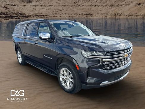 Used 2023 Chevrolet Suburban Premier image 3