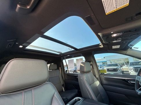 Used 2025 Chevrolet Suburban RST w/ RST Capability Package AWD/4WD image 28