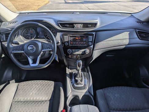 Used 2020 Nissan Rogue S image 28