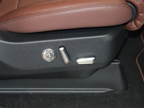 New 2026 Lincoln Navigator L Reserve AWD/4WD image 30