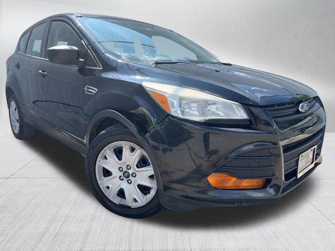 Used 2016 Ford Escape S FWD image 3