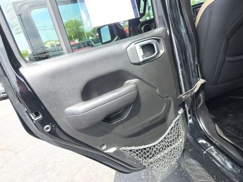 Used 2021 Jeep Gladiator Sport AWD/4WD image 32