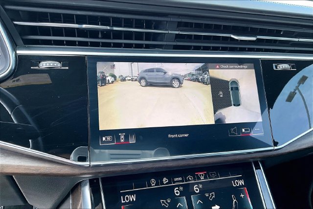 Used 2021 Audi Q8 Prestige AWD/4WD image 23
