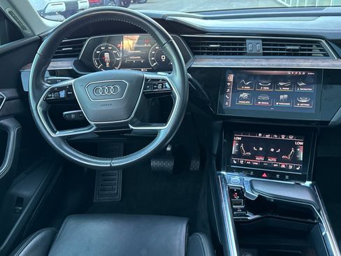 Used 2019 Audi e-tron Prestige w/ Prestige Package image 13