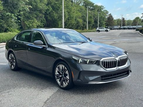 Certified 2026 BMW 530i w/ Premium Package RWD image 7
