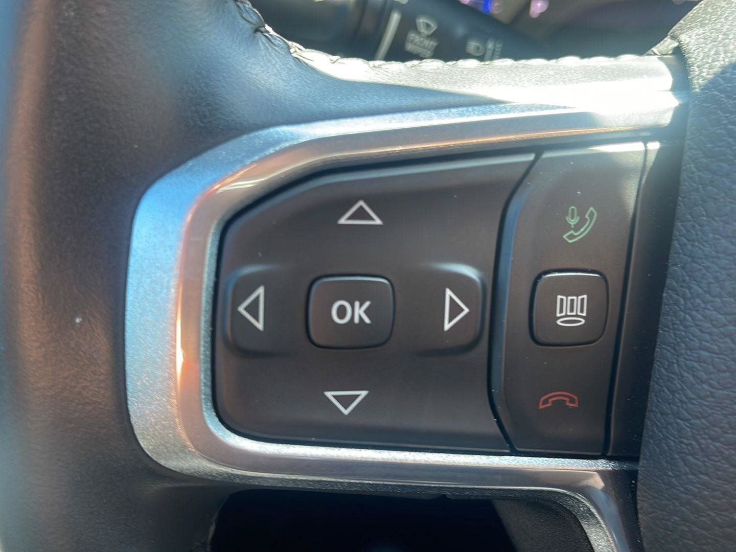 Used 2023 RAM 1500 Laramie AWD/4WD image 14