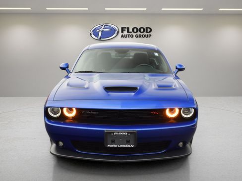 Used 2019 Dodge Challenger R/T Scat Pack RWD image 2