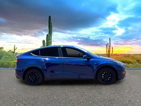 Used 2021 Tesla Model Y Long Range AWD/4WD image 6