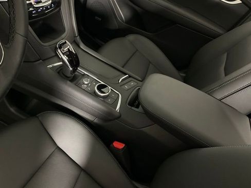 Certified 2025 Cadillac XT5 Premium Luxury w/ Technology Package AWD/4WD image 13