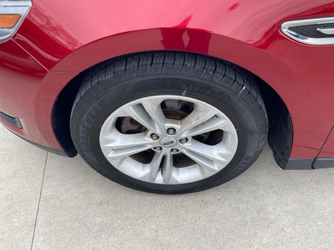 Used 2014 Ford Taurus SEL w/ Equipment Group 201A image 10