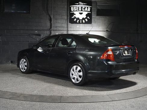 Used 2010 Ford Fusion SE image 3