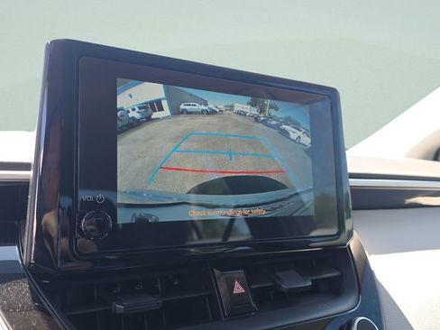 Used 2025 Toyota Corolla LE image 17