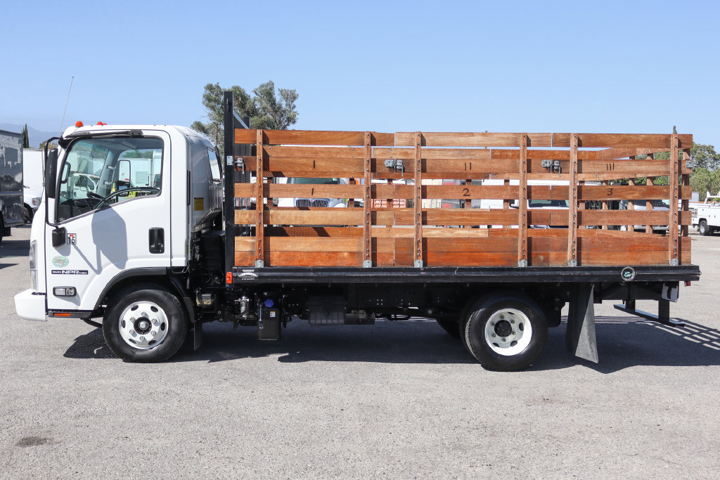 Used 2021 Isuzu NPR RWD image 5
