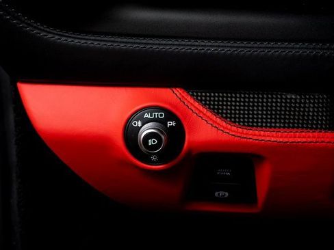 Used 2021 Ferrari F8 Tributo image 41