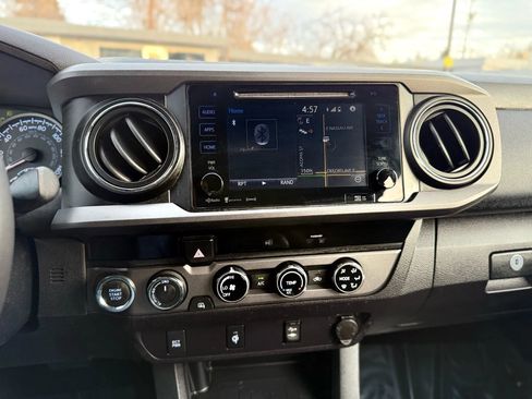 Used 2017 Toyota Tacoma TRD Off-Road w/ Tow Package (A/T) image 32