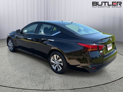 Used 2024 Nissan Altima 2.5 S FWD image 4
