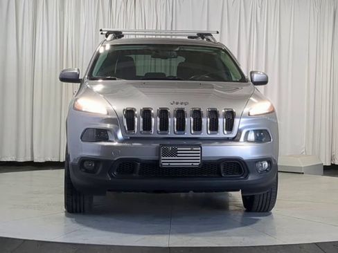 Used 2016 Jeep Cherokee Latitude w/ Comfort/Convenience Group AWD/4WD image 3