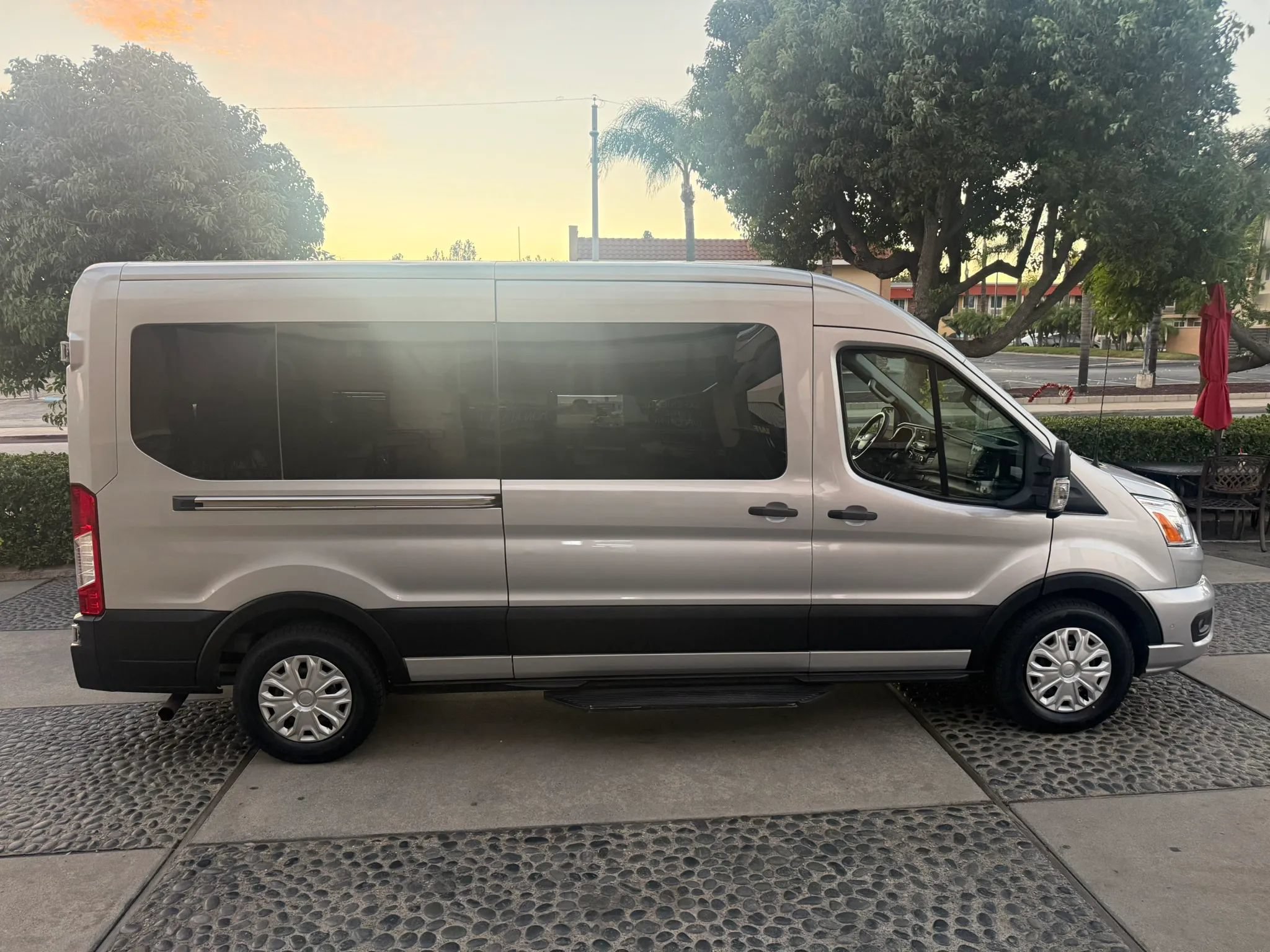 Used 2021 Ford Transit 350 XLT RWD image 7