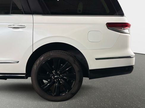 Used 2024 Lincoln Navigator L Black Label AWD/4WD image 14