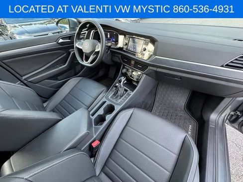Certified 2024 Volkswagen Jetta SE w/ Panoramic Sunroof Package FWD image 27