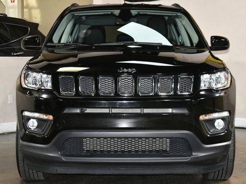 Used 2019 Jeep Compass Latitude w/ Popular Equipment Group image 1