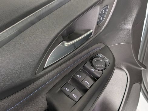 Used 2025 Buick Envista Sport Touring w/ Advanced Safety Package FWD image 26