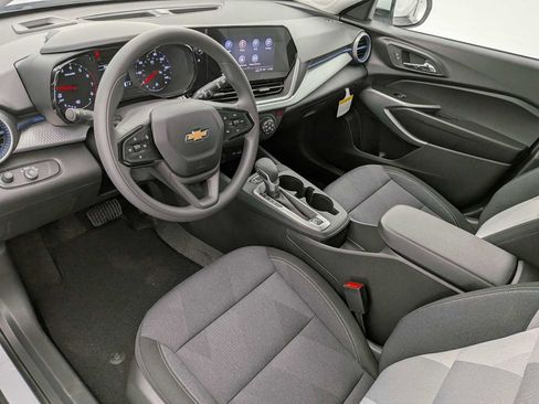 New 2026 Chevrolet Trax LS w/ LS Convenience Package FWD image 2