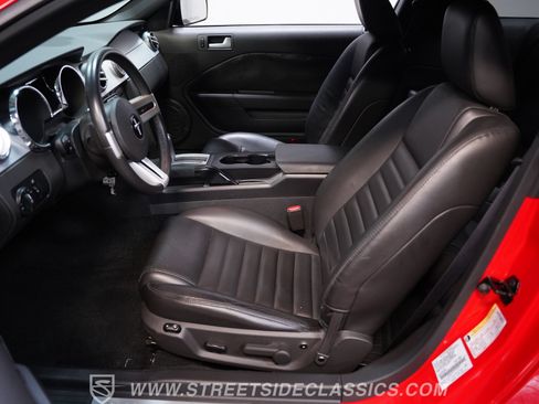 Used 2005 Ford Mustang GT RWD image 29