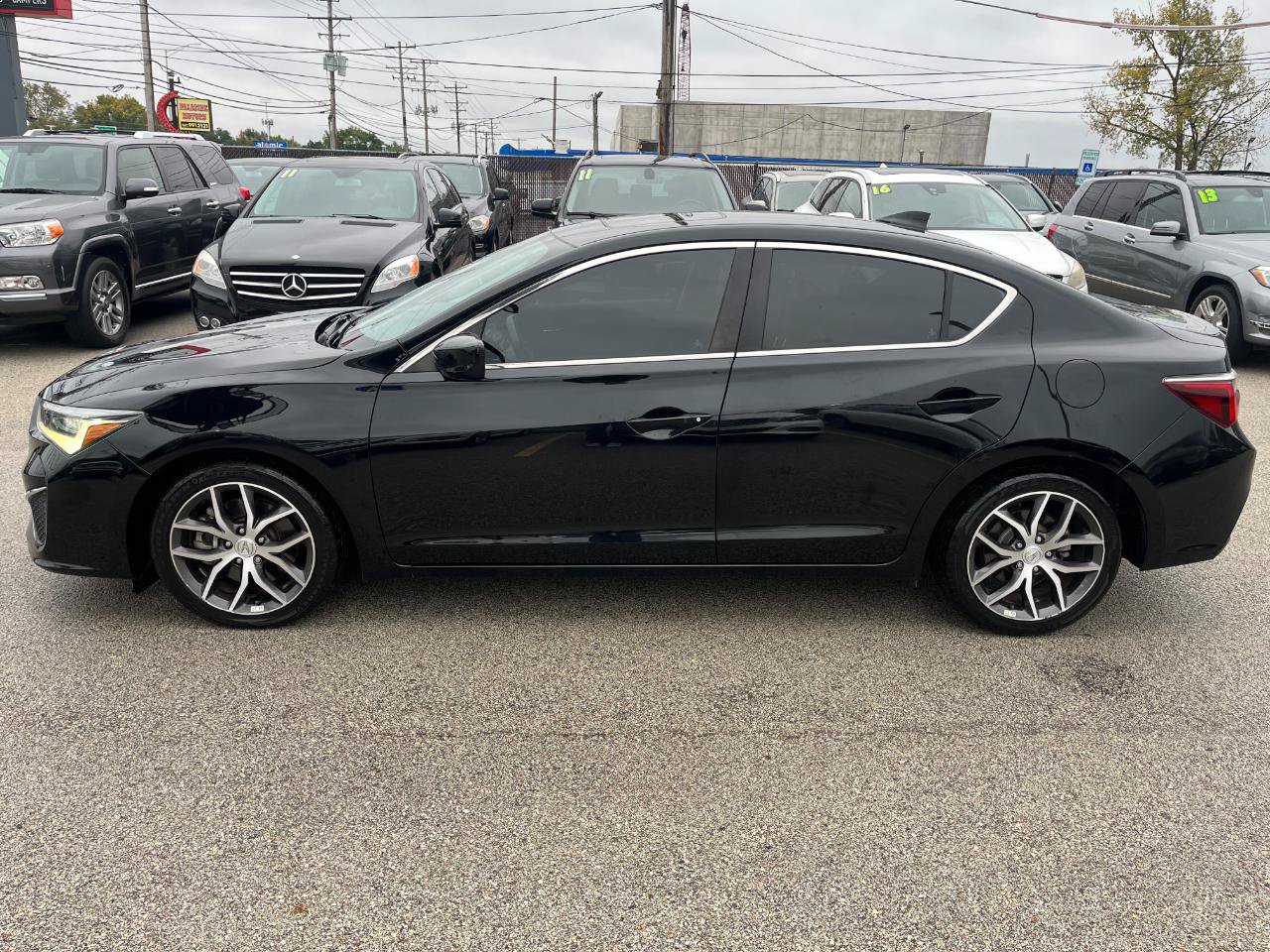 Used 2020 Acura ILX w/ Technology Package FWD image 2