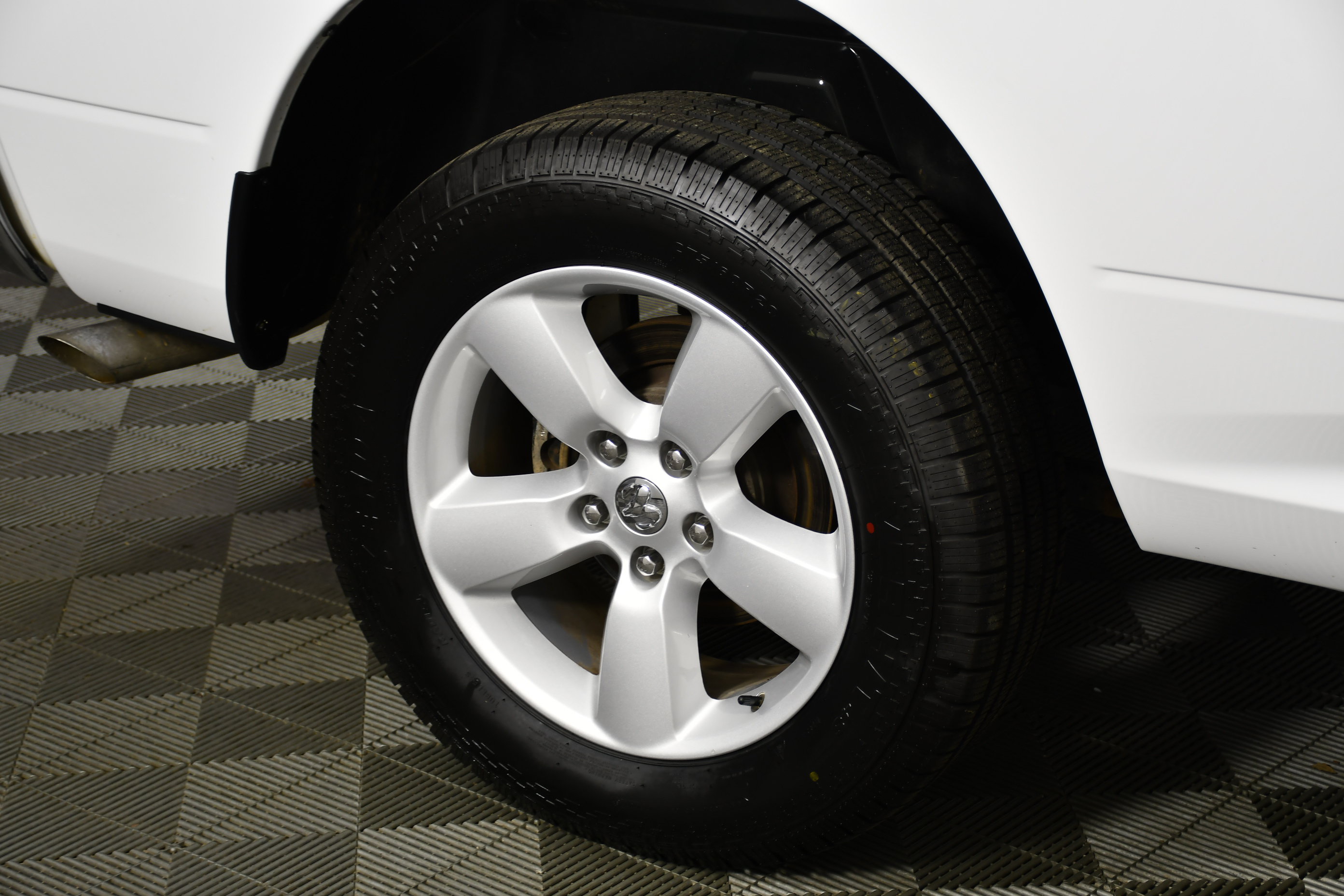 Used 2024 RAM 1500 Classic SLT AWD/4WD image 52