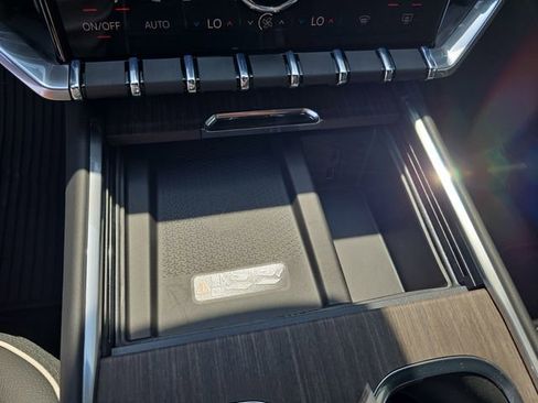 New 2026 GMC Acadia Denali image 24