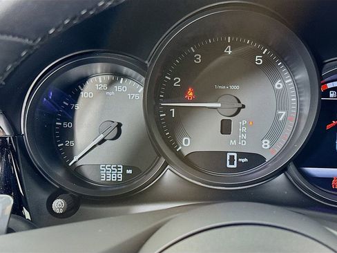 Used 2025 Porsche Macan image 13