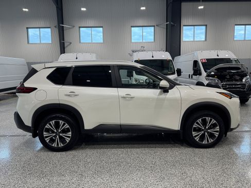 Used 2023 Nissan Rogue SV w/ SV Premium B Package AWD/4WD image 4