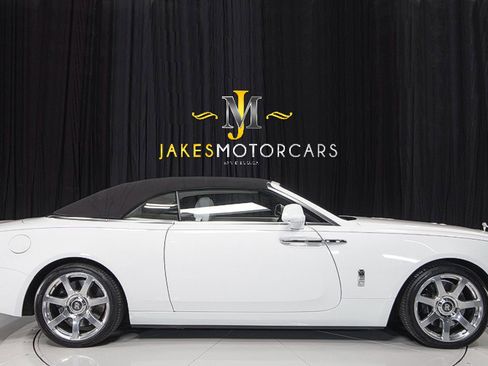 Used 2017 Rolls-Royce Dawn image 14