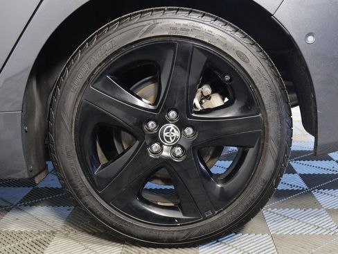 Used 2019 Toyota Prius XLE image 15