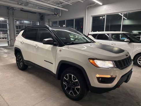 Used 2019 Jeep Compass Trailhawk image 3