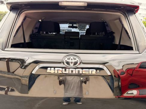 Used 2016 Toyota 4Runner SR5 RWD image 33