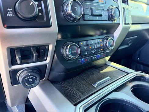 Used 2020 Ford F250 Lariat AWD/4WD image 13