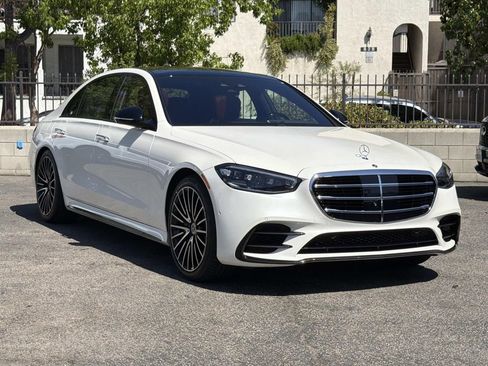 Used 2023 Mercedes-Benz S 580 4MATIC Sedan image 2