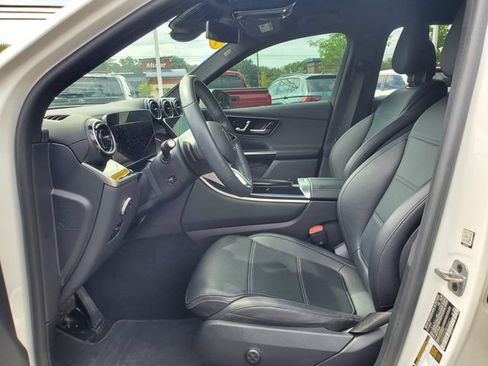 Used 2024 Mercedes-Benz GLC 300 4MATIC image 17