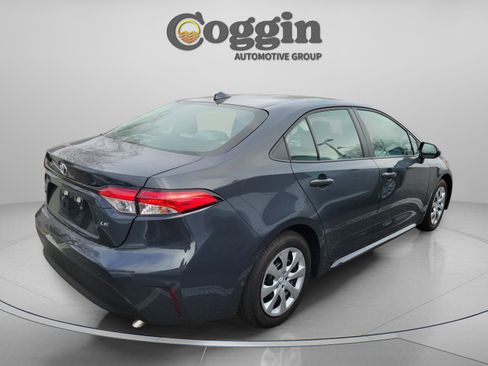 Used 2025 Toyota Corolla LE w/ Convenience Package image 5