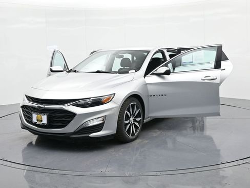 Used 2022 Chevrolet Malibu RS image 24