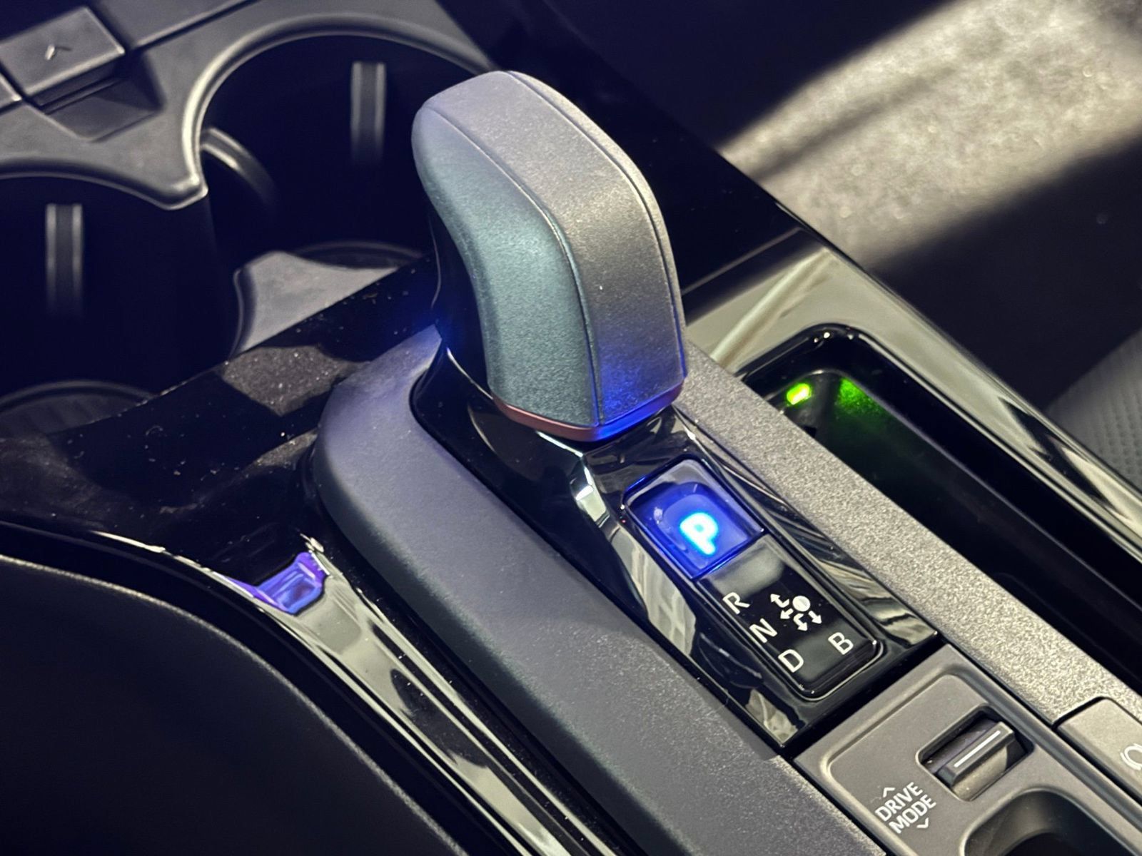 New 2026 Toyota Prius Plug-In Hybrid FWD image 24