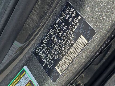 New 2026 Hyundai Elantra Limited FWD image 44