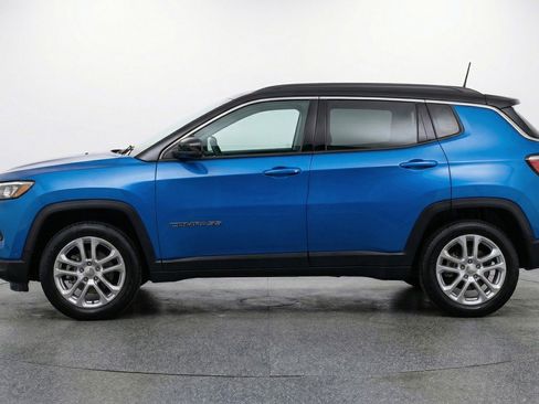 Used 2025 Jeep Compass Limited AWD/4WD image 11