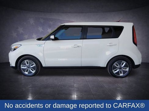 Used 2017 Kia Soul EV + FWD image 2