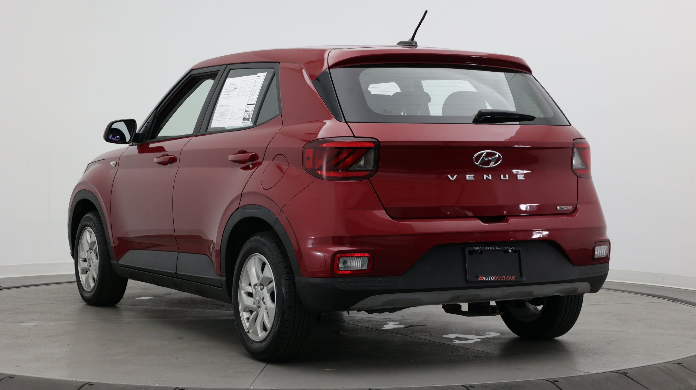 Used 2023 Hyundai Venue SE FWD image 5