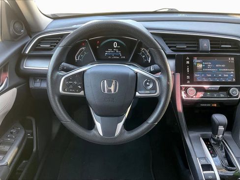 Used 2018 Honda Civic EX image 5